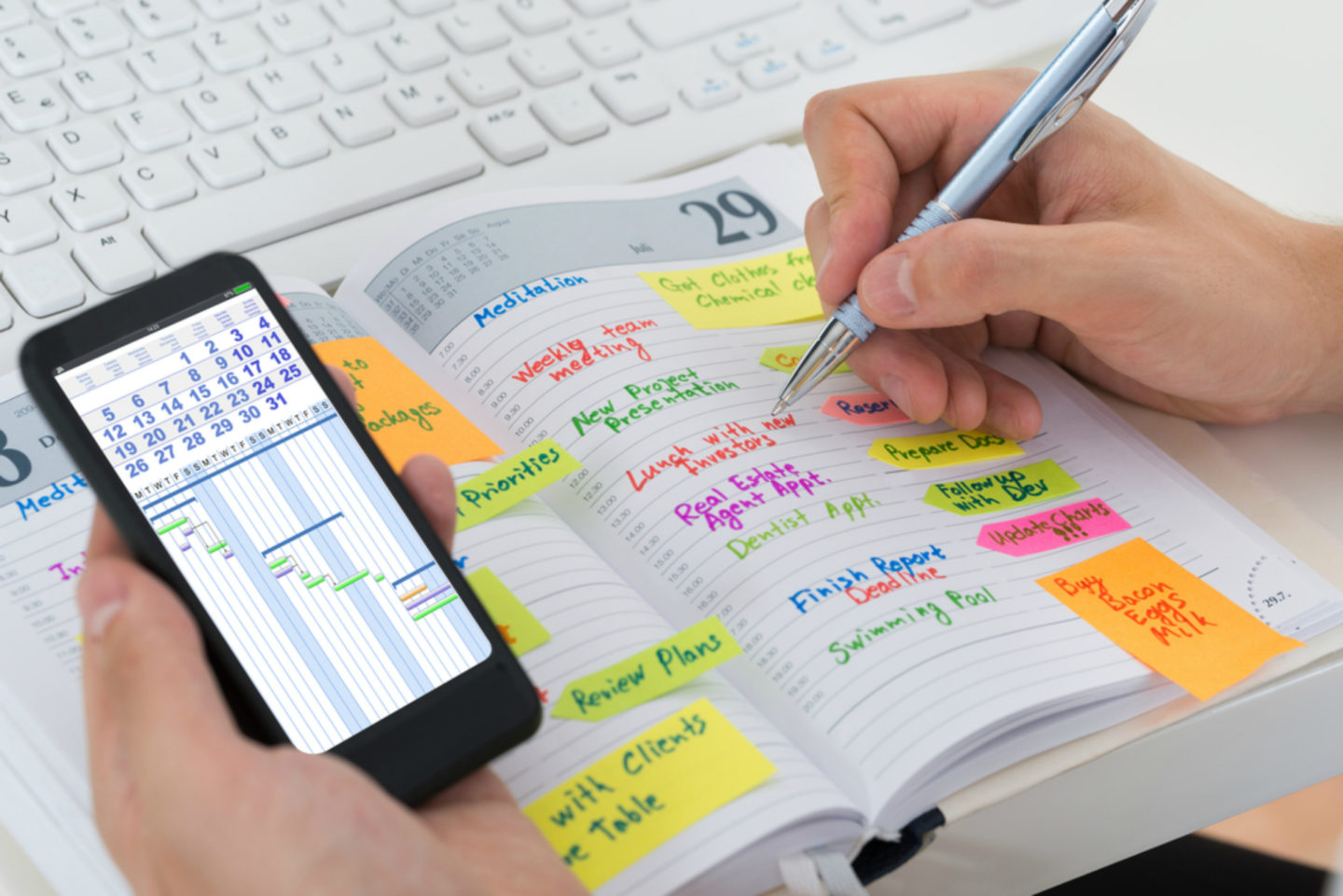 ¿Por qué deberíamos seguir tomando notas con bolígrafo y papel?